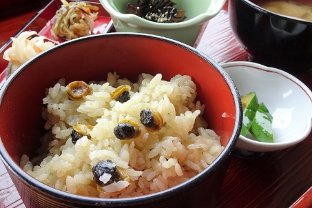 磯の香り豊かな郷土料理「ぼべ飯」