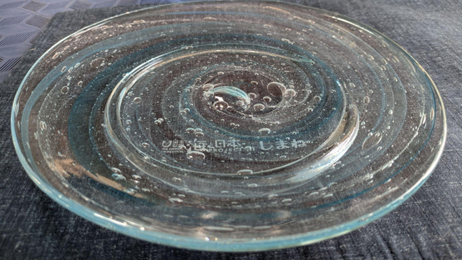 川辺雅規(ガラス工房IZUMO)×海と日本プロジェクトinしまね コラボ商品　島根の海をイメージしたガラスの器「海のうつわ」完成！